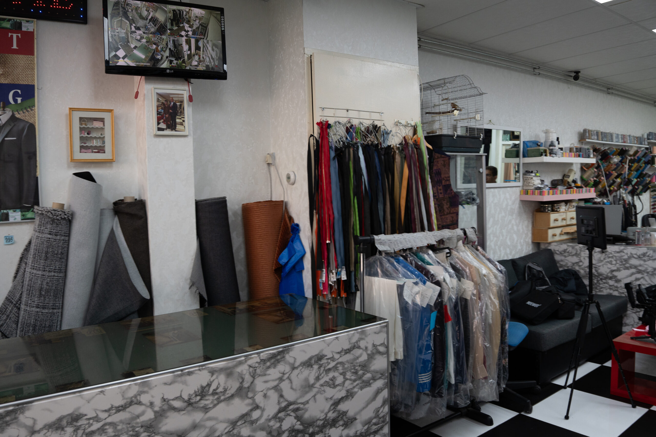 Vakkundige kledingreparatie bij Fashion Hosseini